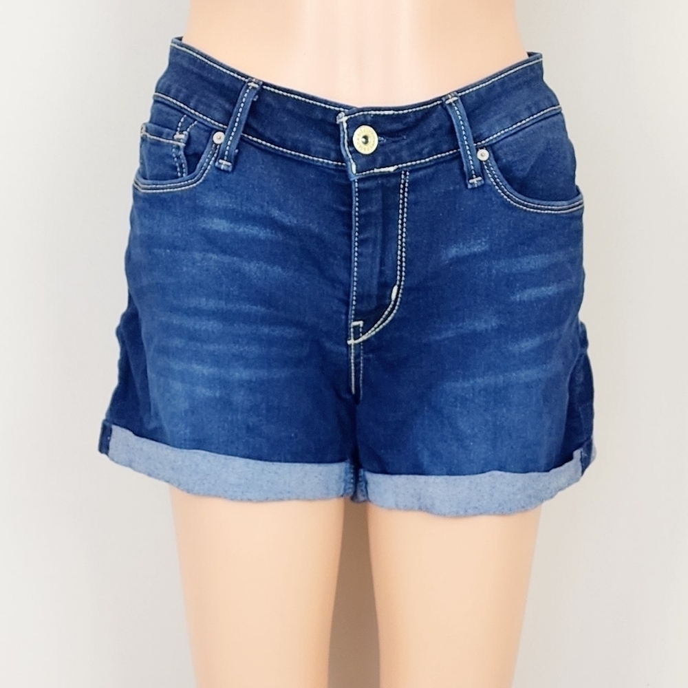Signature Levi Strauss Low Rise Shorts